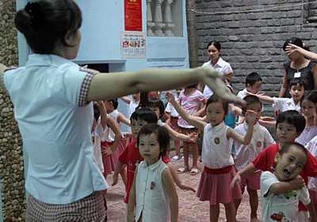 Trường có 100% giáo viên không biên chế